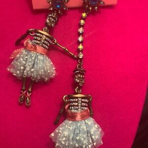 Betsey Johnson Ivy League Mismatched Skull Earrings - 11